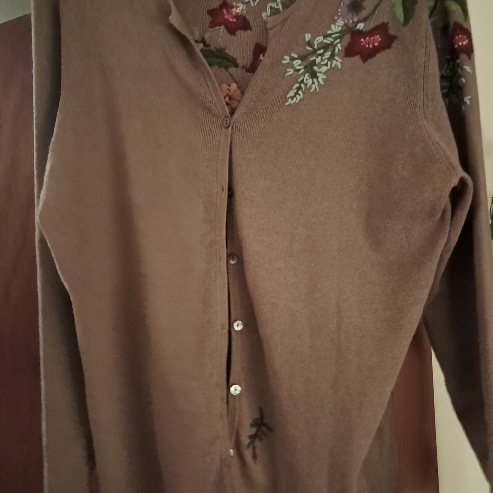 Northern Isles Embroidered Floral Women's Cardigan - Picture 2 of 5